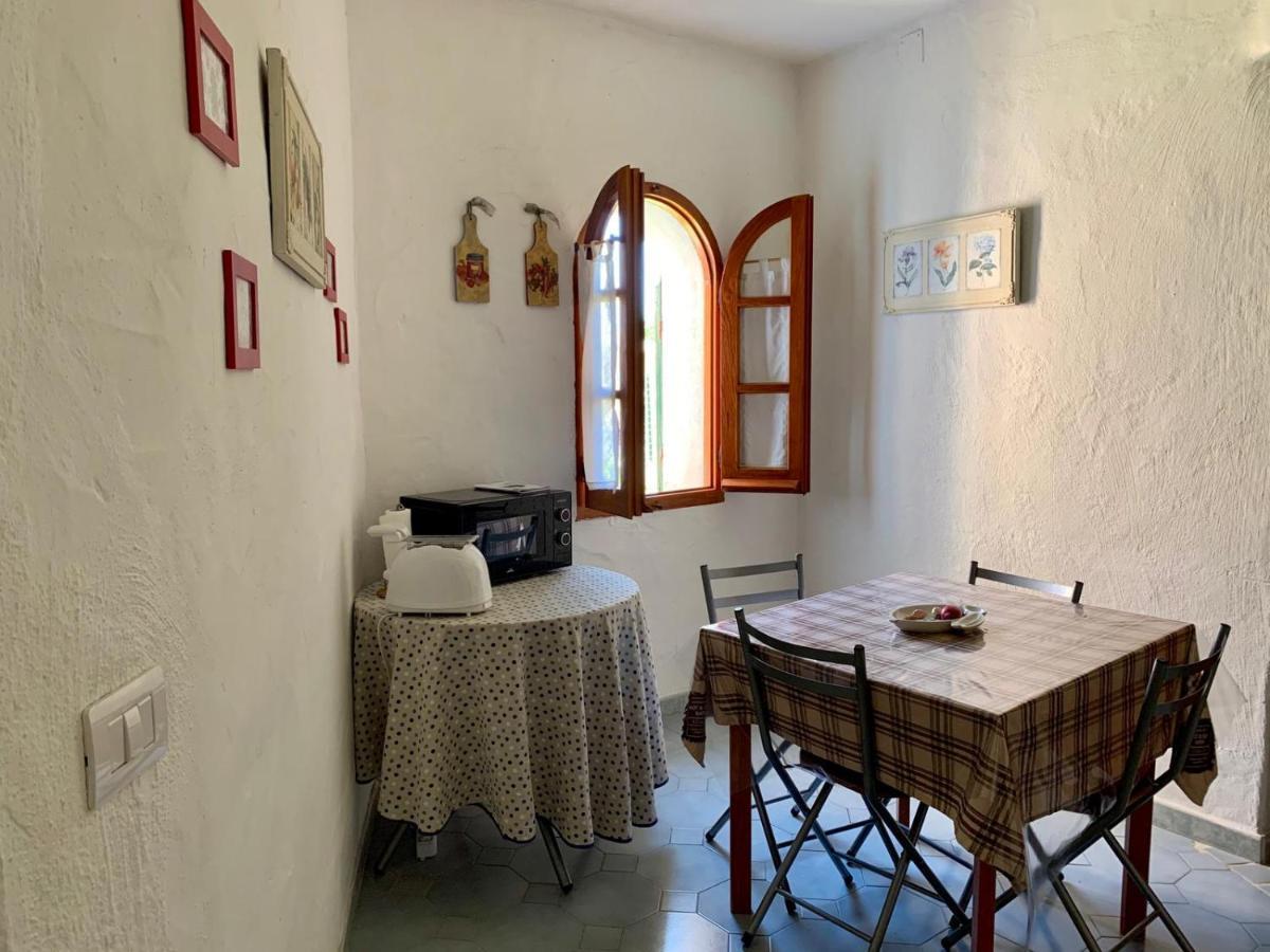Villa Le Ginestre La Caletta Exterior photo